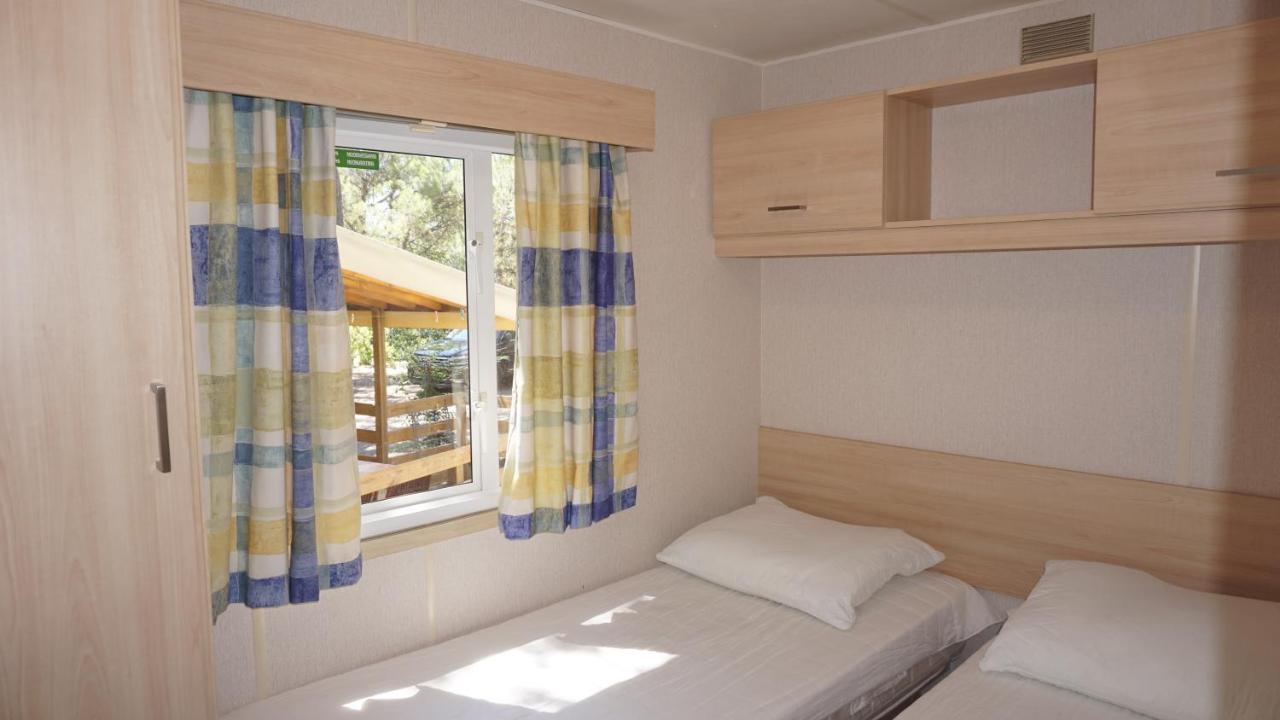 Chalets Met Buitenkeuken Op Camping Lei Suves - Joycasa Roquebrune-sur-Argens Exterior photo
