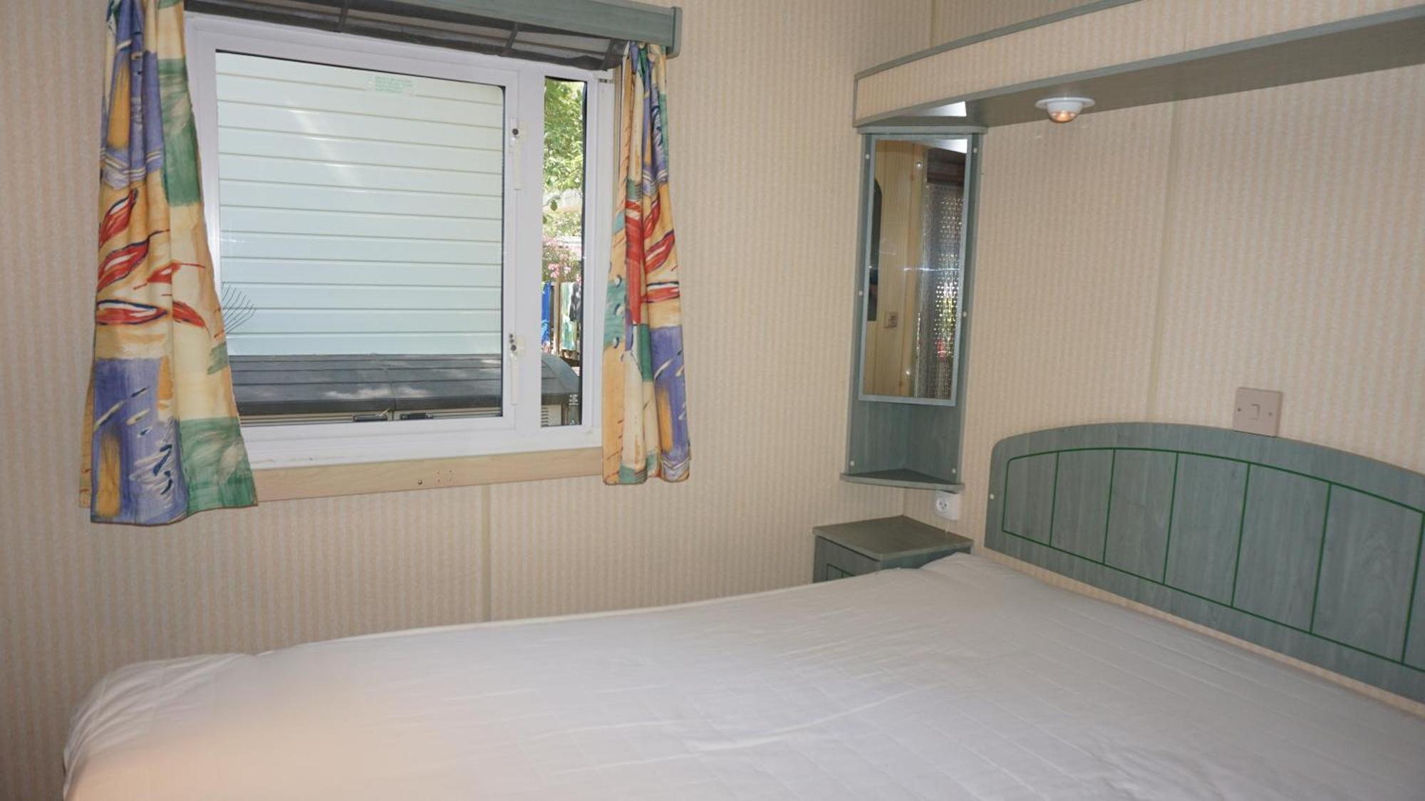 Chalets Met Buitenkeuken Op Camping Lei Suves - Joycasa Roquebrune-sur-Argens Room photo